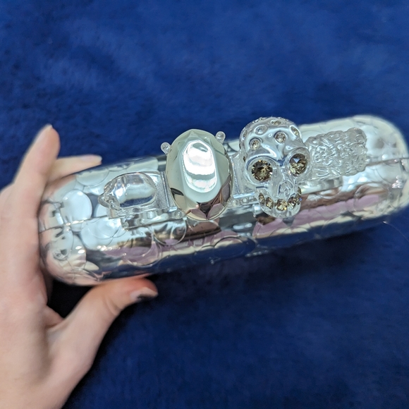 Alexander McQueen Four-Ring Clutch - Picture 12 of 14